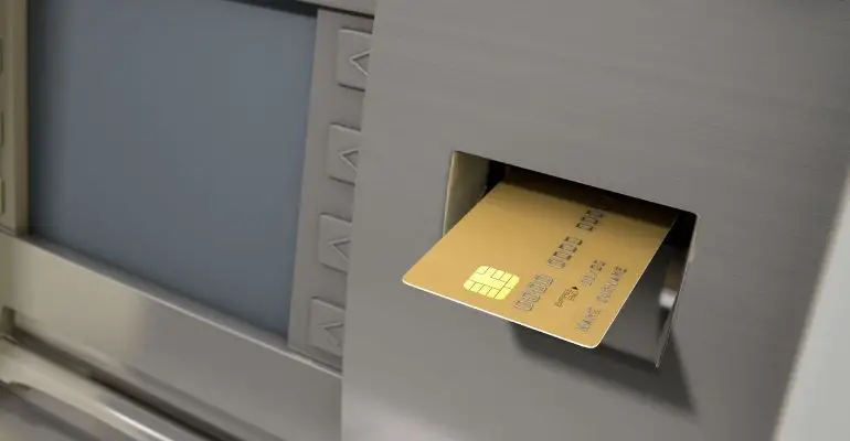 ¿Cómo activar una tarjeta de débito nueva?