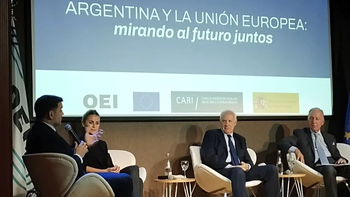 Imagen destacada del artículo El regreso público de Lavagna: claves del impacto macroeconómico de Argentina en el Mercosur y la UE