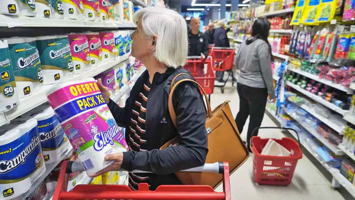 Imagen destacada del artículo La distorsión de precios en el español rioplatense: un solo paquete de azúcar puede llegar a valer 500 u 800 pesos