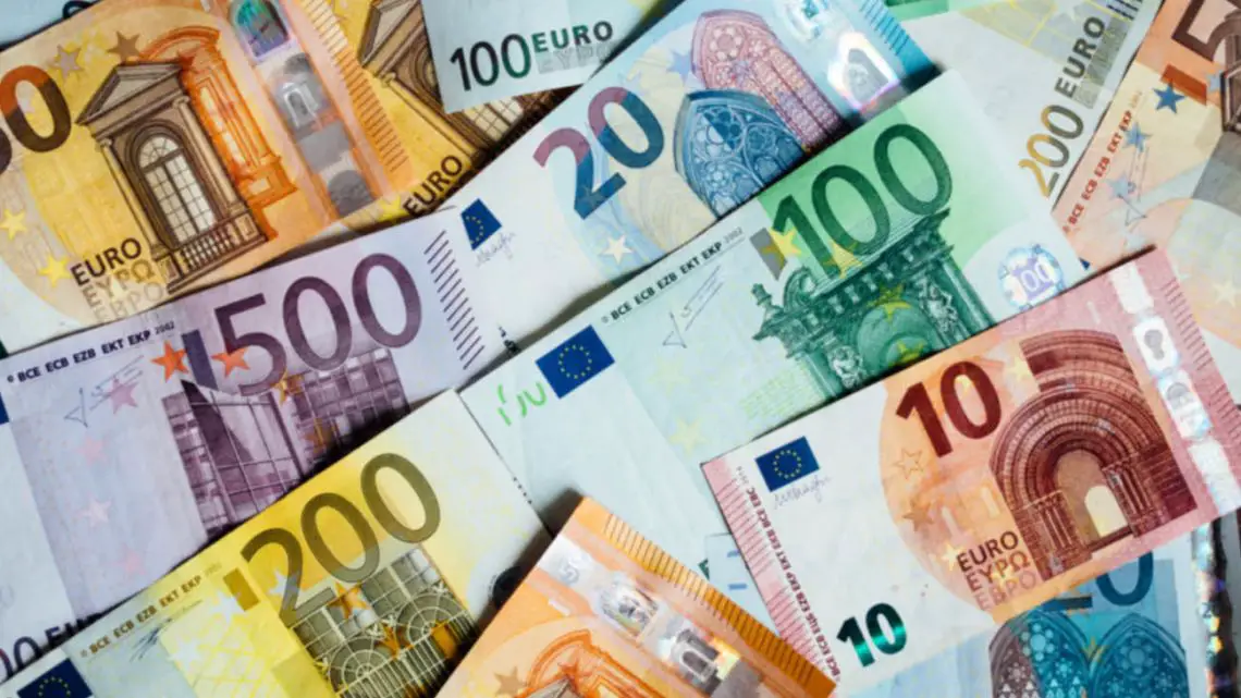 Imagen destacada del artículo El tipo de cambio ilegal del euro en el mercado negro al cierre de este lunes 7 de agosto de 2023