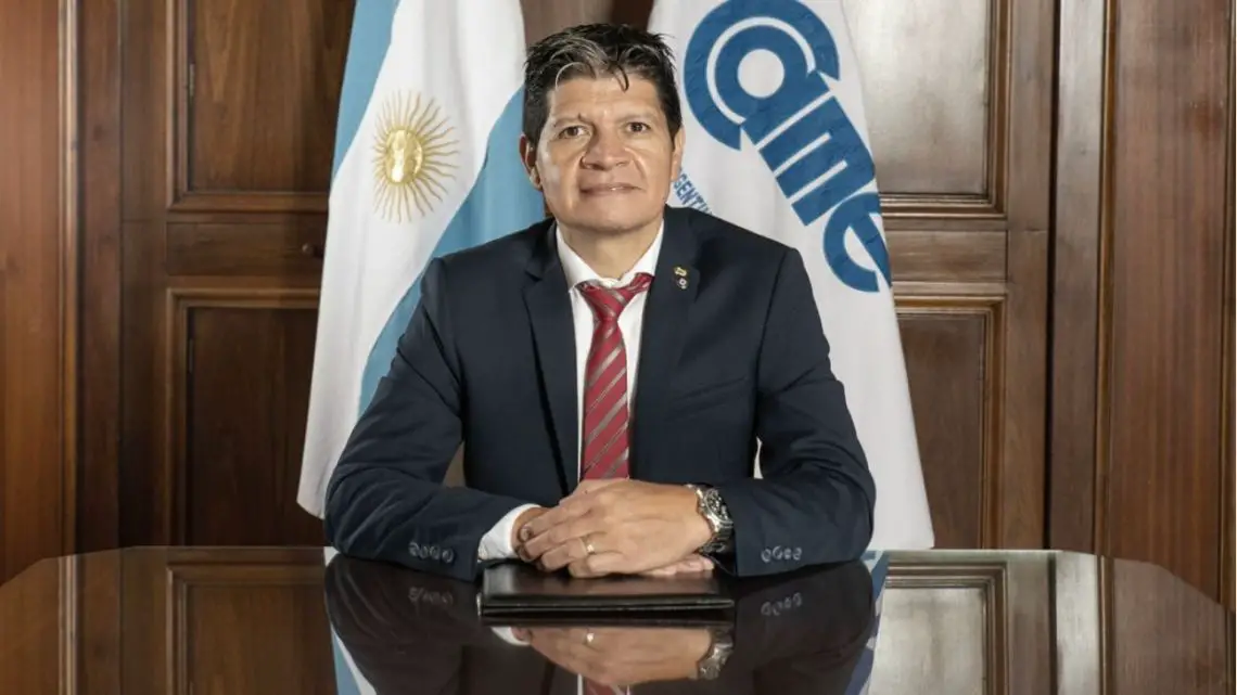 Imagen destacada del artículo La Confederación Argentina de la Mediana Empresa (CAME) se opone al bono de $60 mil para los empleados y aboga por retomar las negociaciones paritarias