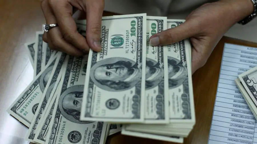 Cómo reaccionó el dólar blue, luego del triunfo de Javier Milei